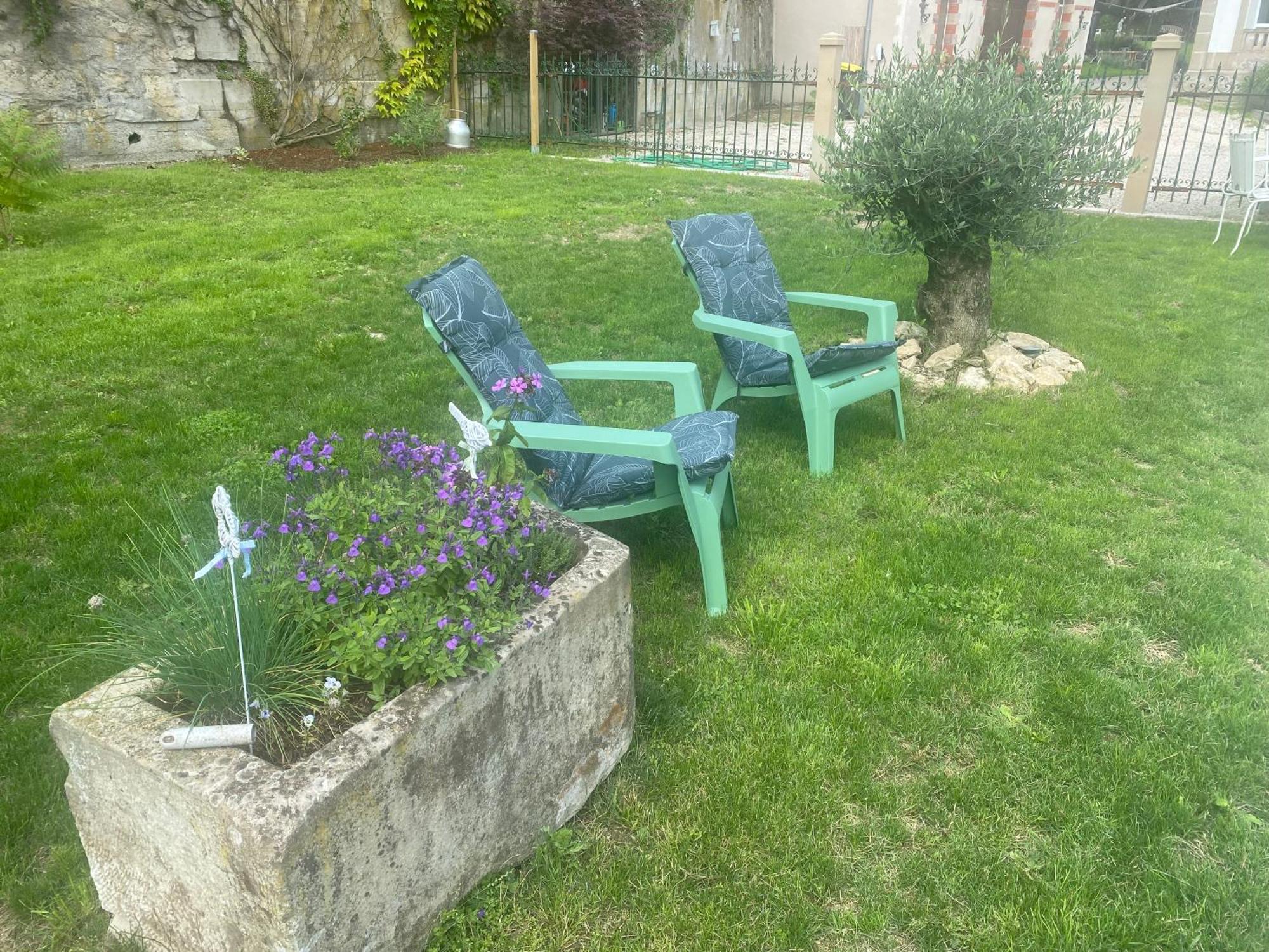 Le Chateau De Monthureux Le Sec Εξωτερικό φωτογραφία